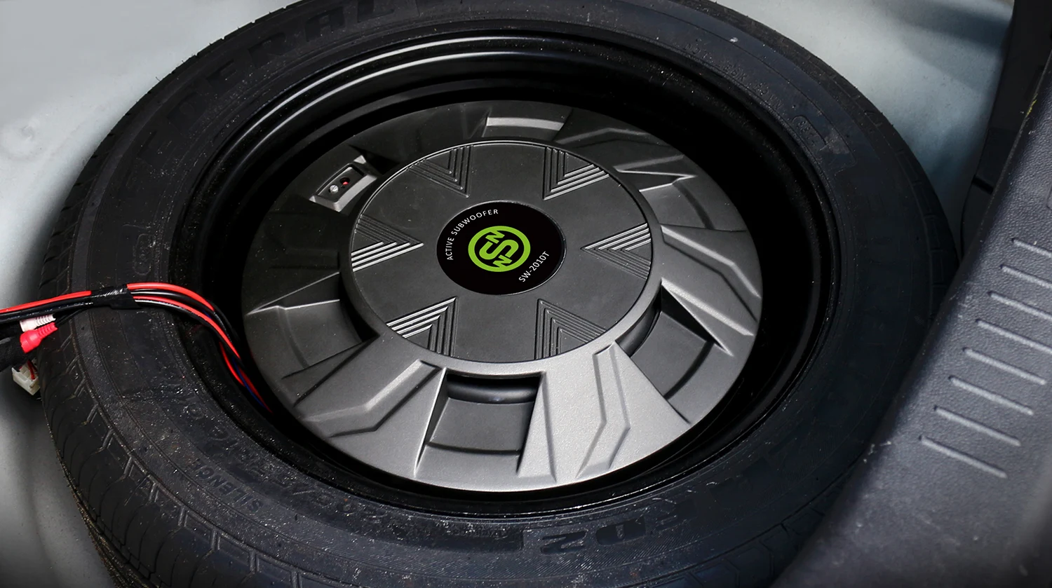 Subwoofer mobil